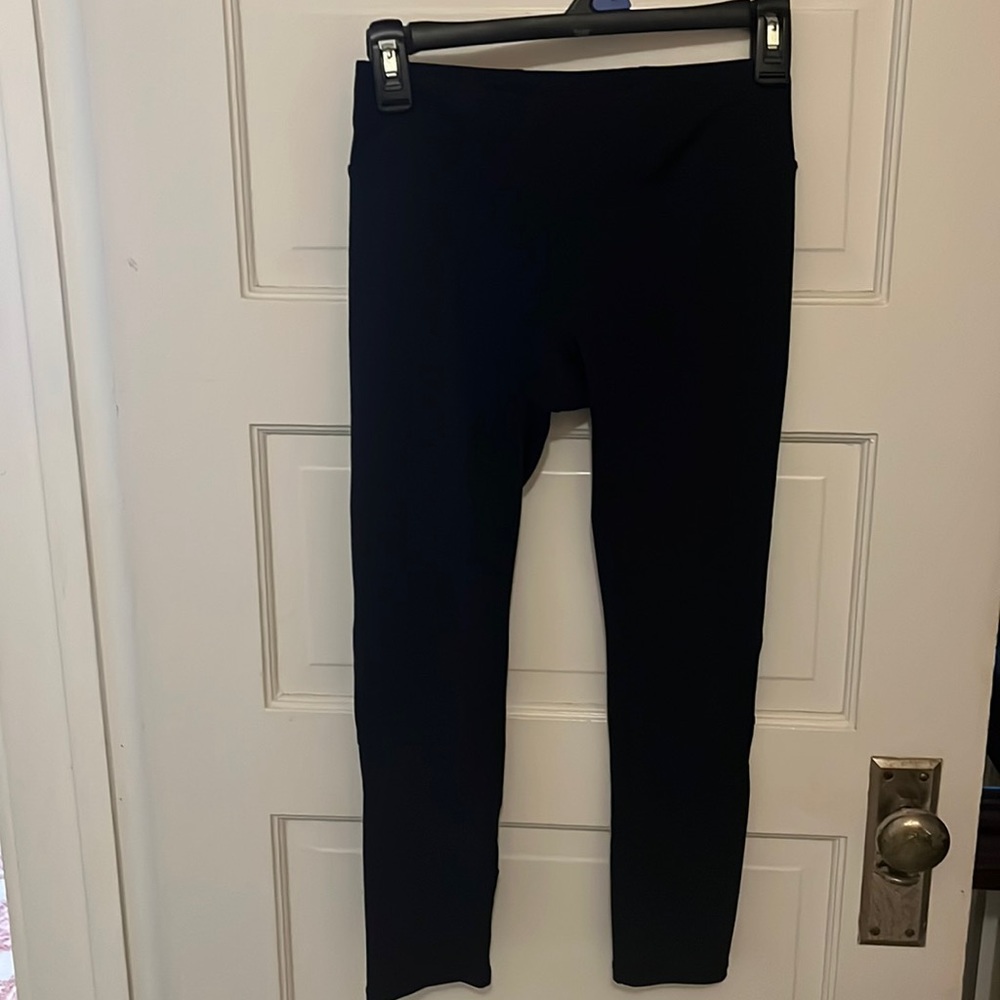 Black yoga pants